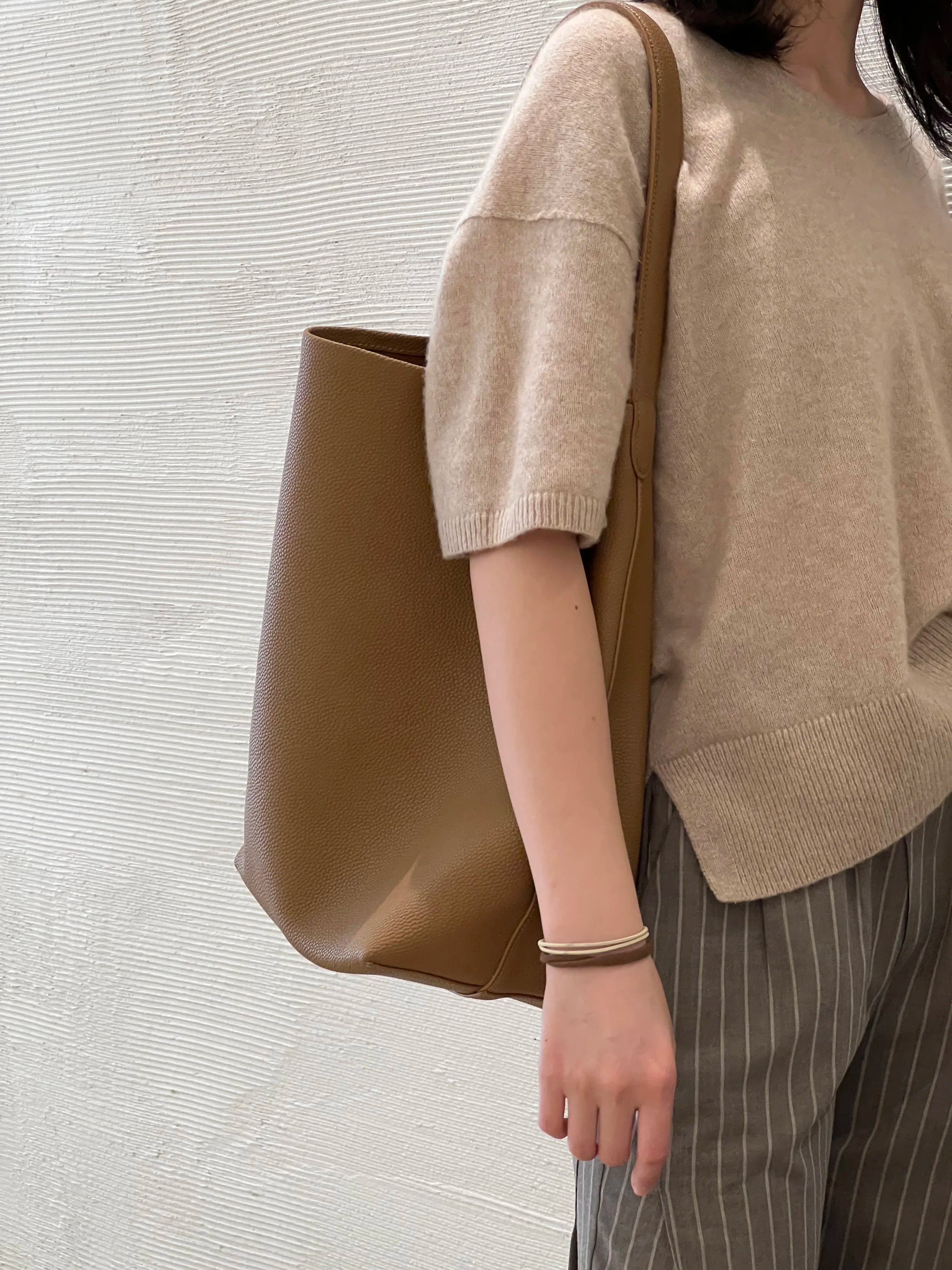 Black Leather Bucket Tote - Small | KQ Premium