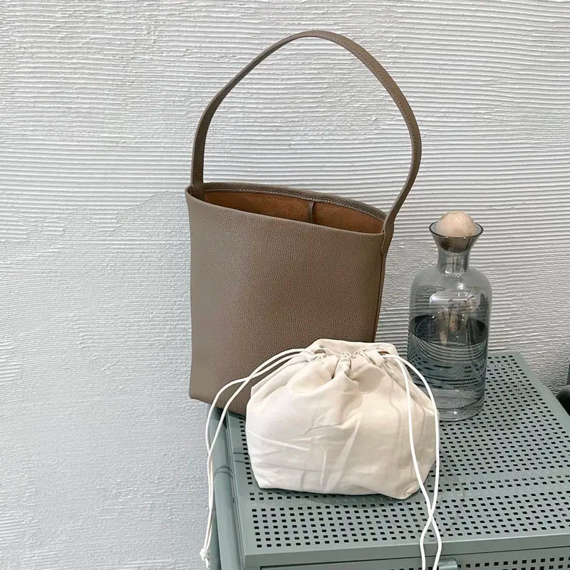 Black Leather Bucket Tote - Small | KQ Premium