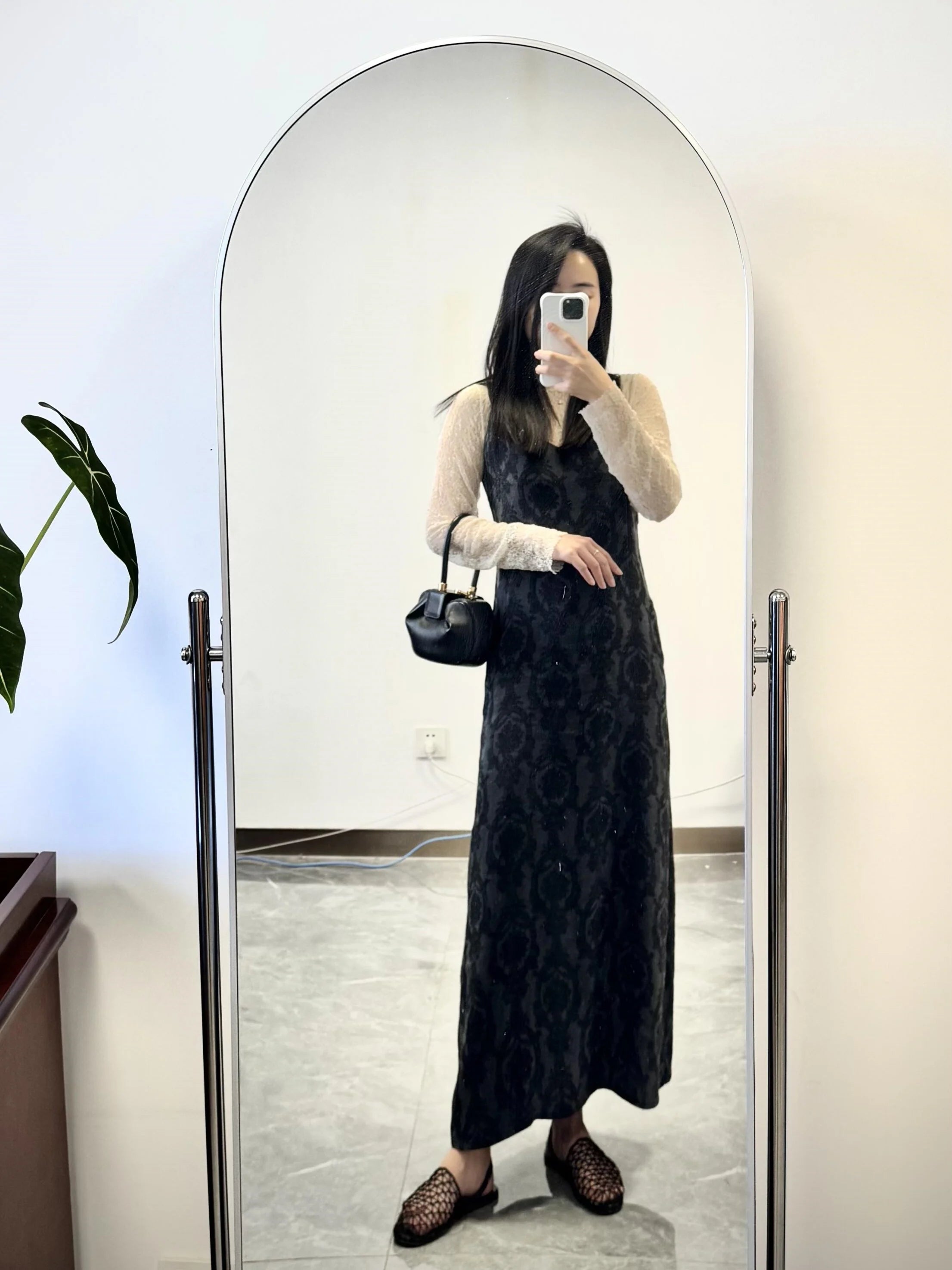 Women's Leather Dumpling Clutch - Khaki