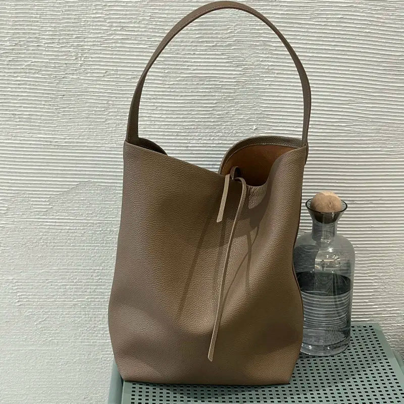 Black Leather Bucket Tote - Small | KQ Premium