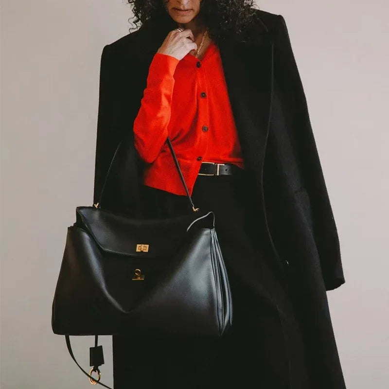 Leather Tote Bag – Large Capacity Shoulder Bag with Lock Closure