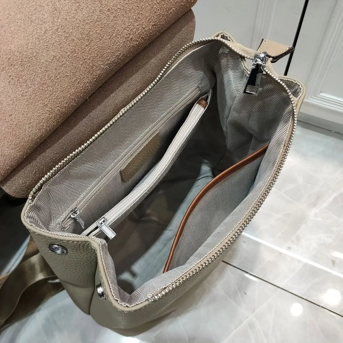 Hit Color Leather Backpack - College Style