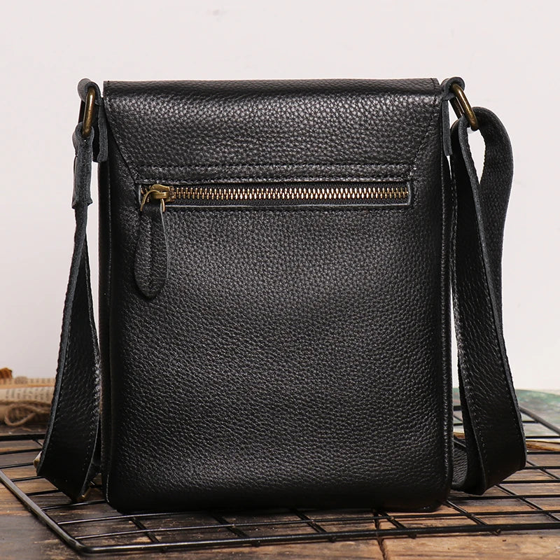 Leather Crossbody Bag – Compact Messenger with Adjustable Strap