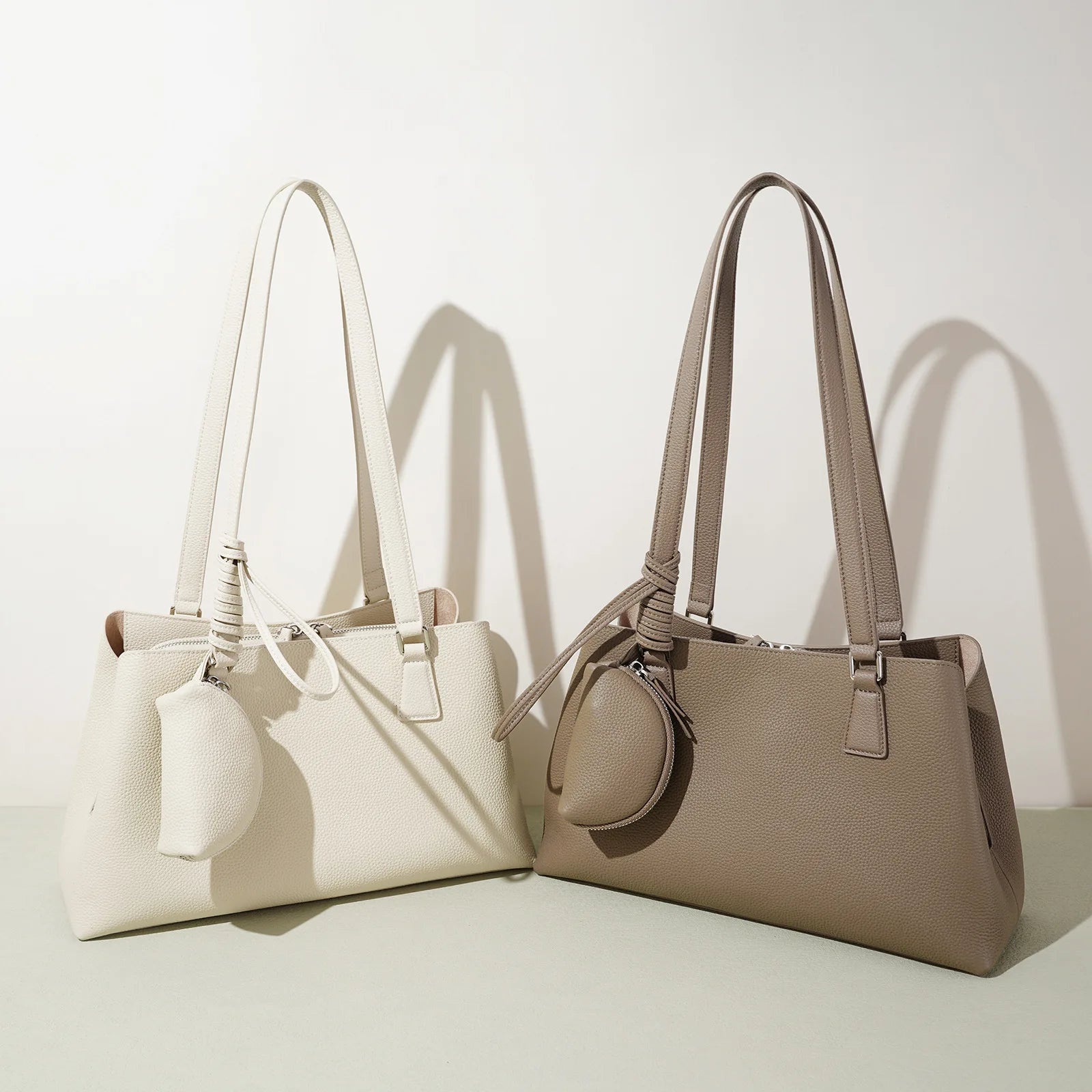 Beige Armpit Shopper - Cowhide Leather Bag with Pouch