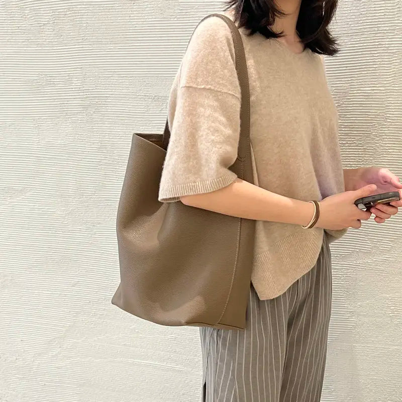 Black Leather Bucket Tote - Small | KQ Premium