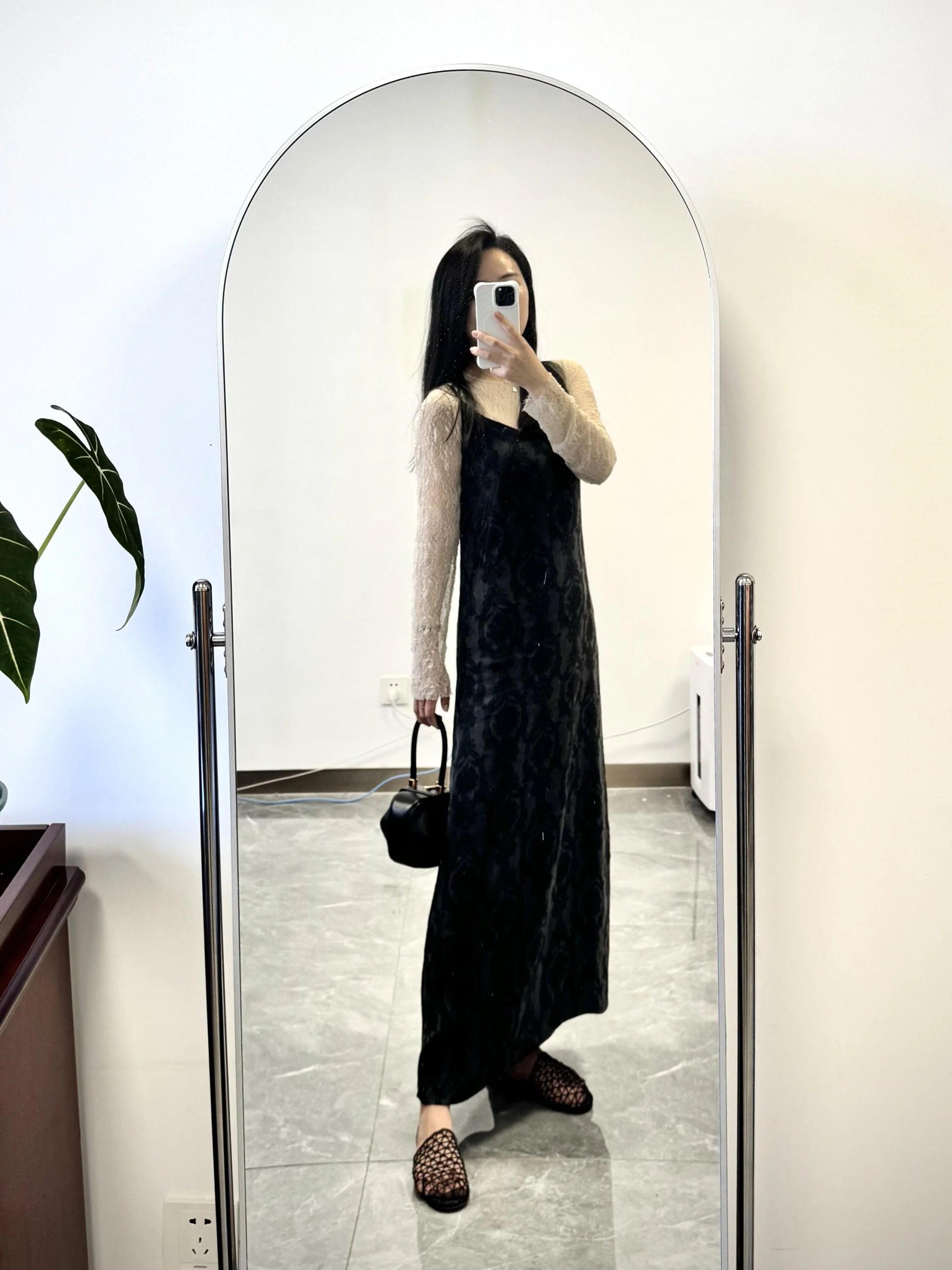 Women's Leather Dumpling Clutch - Khaki