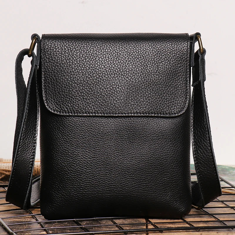 Leather Crossbody Bag – Compact Messenger with Adjustable Strap